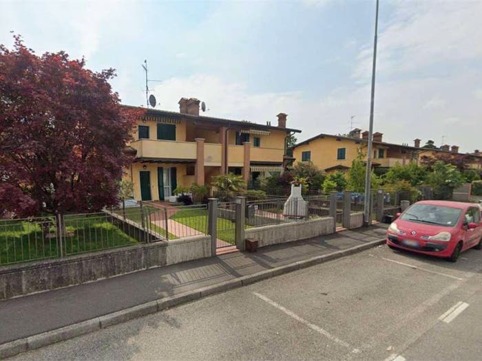 Appartamento trilocale in vendita in Via Luigi Foresti, Castrezzato
