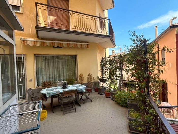 Appartamento con 6 locali in vendita in Via Michele Angelo Iannacchini, A Annarumma A Gasperi F Tedesco, Avellino