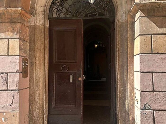 Appartamento quadrilocale in vendita in Campo De' Fiori, Campo de' Fiori, Roma