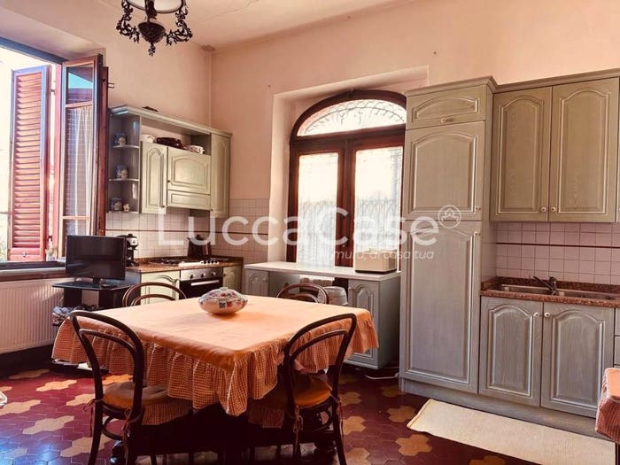 Casa con 6 locali in vendita in Centro, Barga