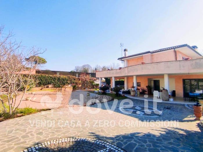 Casa quadrilocale in vendita in Via Colle Fontana, Centro, Lariano