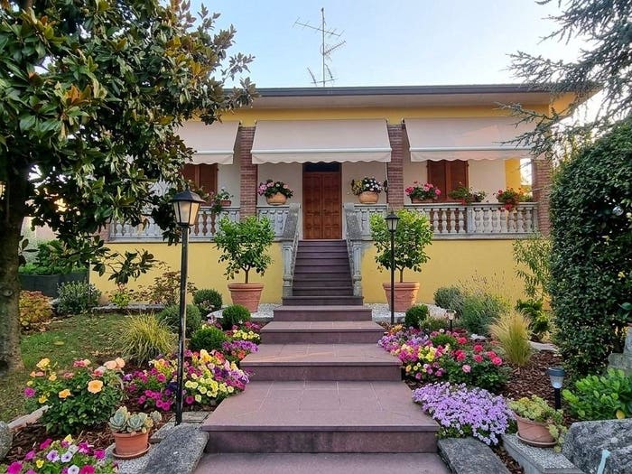 Casa con 6 locali in vendita in Via Aprile, Centro, Lesignano de' Bagni