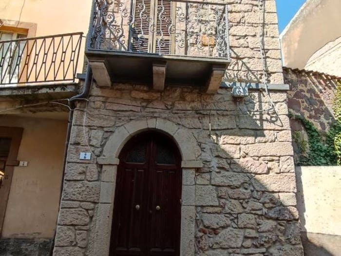Casa con 5 locali in vendita in Scano di Montiferro