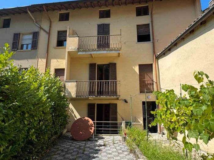 Casa con 6 locali in vendita in Via Sombico, Canzo