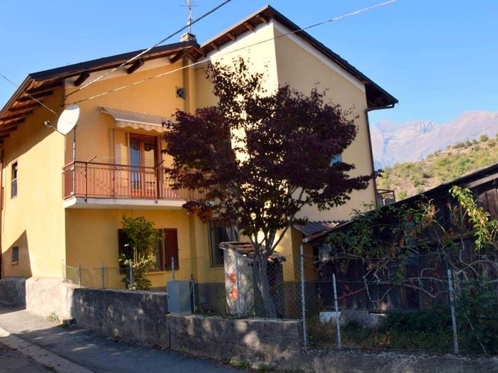 Casa con 6 locali in vendita in Via Gillo, Mattie