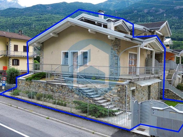 Casa quadrilocale in vendita in BS Malonno Via Miravalle, Centro, Malonno