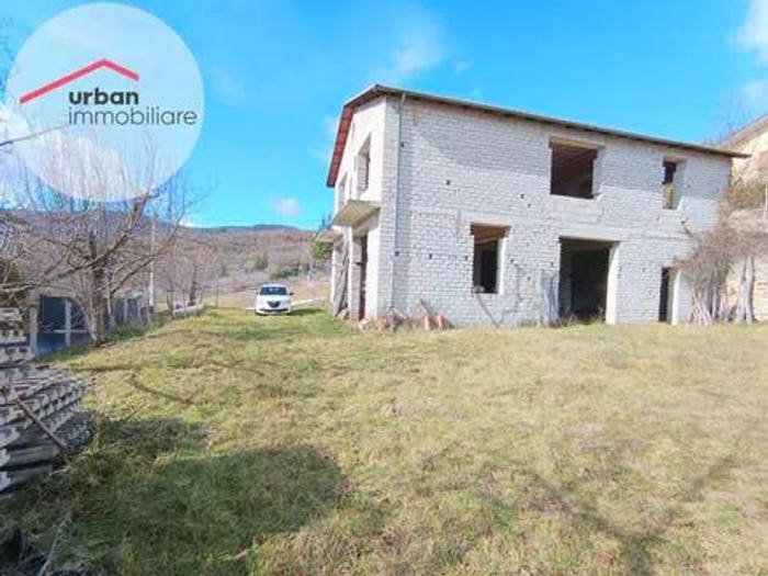 Casa con 6 locali in vendita in Via Collettara, Coppito Preturo, L'Aquila