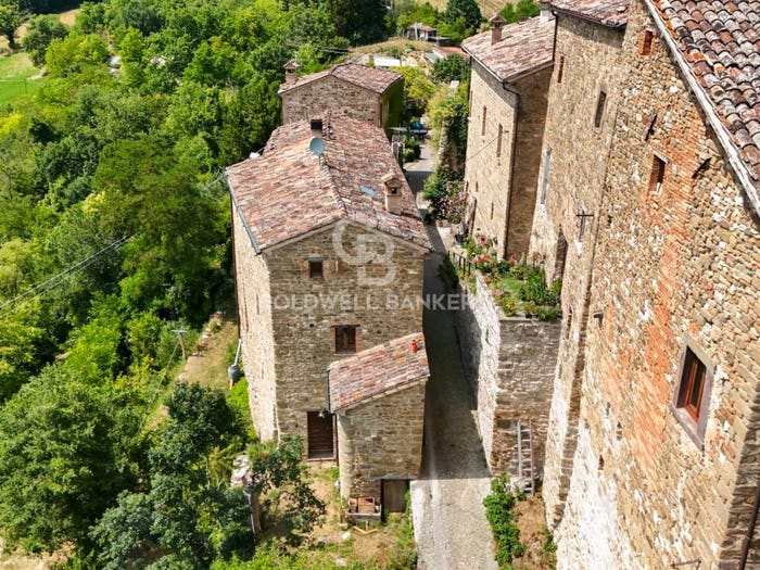 Casa con 6 locali in vendita in Via Monastero, Piandimeleto