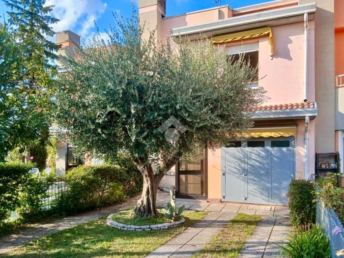 Casa quadrilocale in vendita in Via IV Novembre, Vò, Vo'