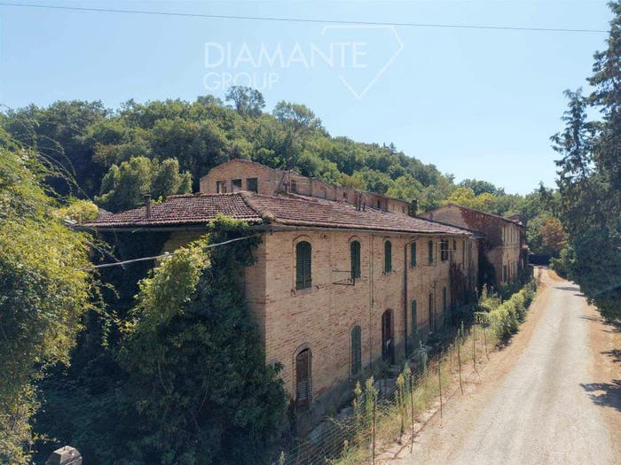 Casa con 6 locali in vendita in Casalina, Deruta