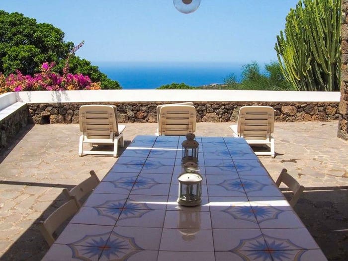 Casa quadrilocale in vendita in Via delle Mareddre, Pantelleria