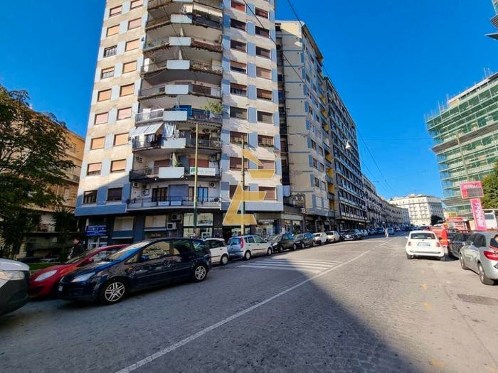 Appartamento trilocale in vendita in Via San Cosmo Fuori Porta Nolana, Garibaldi Ferrovia, Napoli