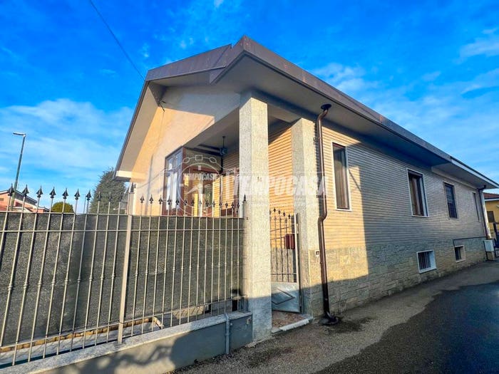 Casa con 6 locali in vendita in Via Annibale Pastore, Centro, Orbassano