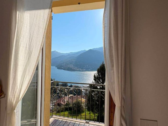 Appartamento quadrilocale in vendita in Via al Noce, Moltrasio