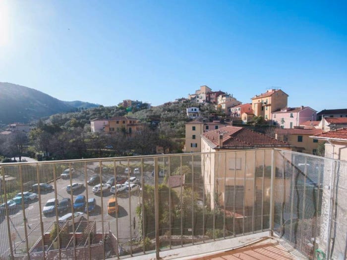 Appartamento trilocale in vendita in Pugliola Solaro, Lerici