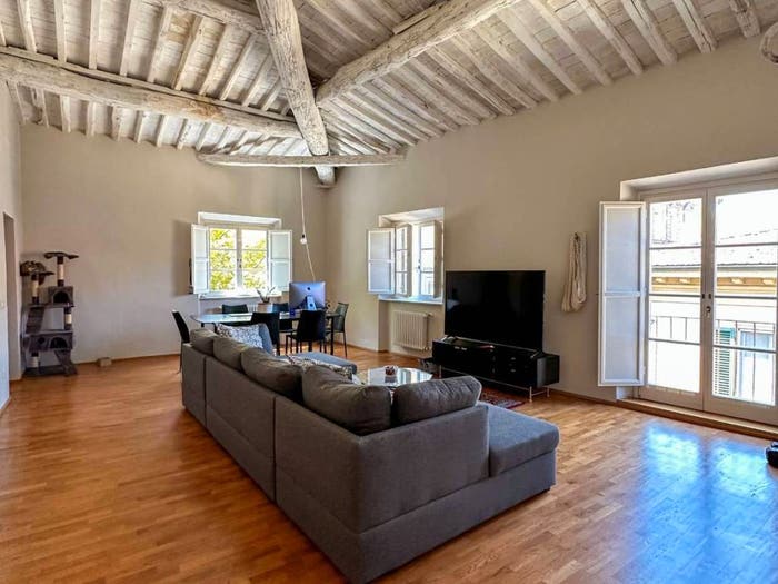 Appartamento con 6 locali in vendita in Via Vittorio Veneto, Piazza Napoleone San Michele, Lucca