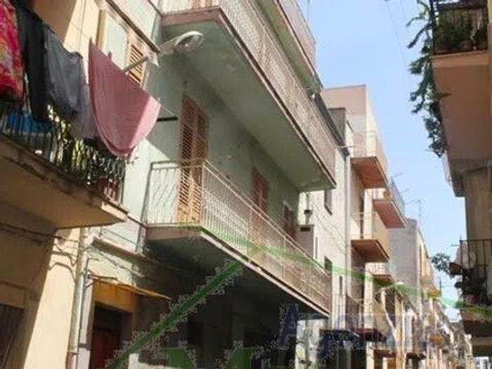 Casa con 6 locali in vendita in Via Cordova, Cianciana
