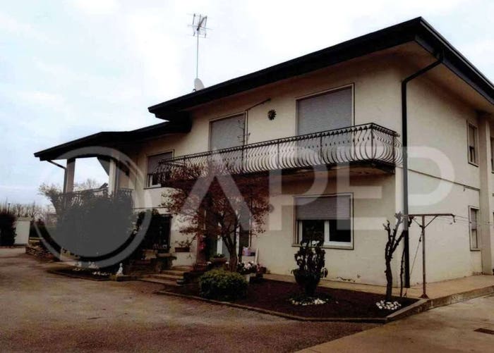 Casa con 6 locali in vendita in Via Guizze San Pietro, Camposampiero