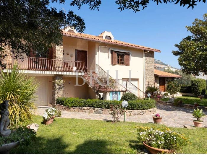 Casa con 6 locali in vendita in Via Lisbona, Viale Aldo Moro Ospedale Vecchio, Olbia