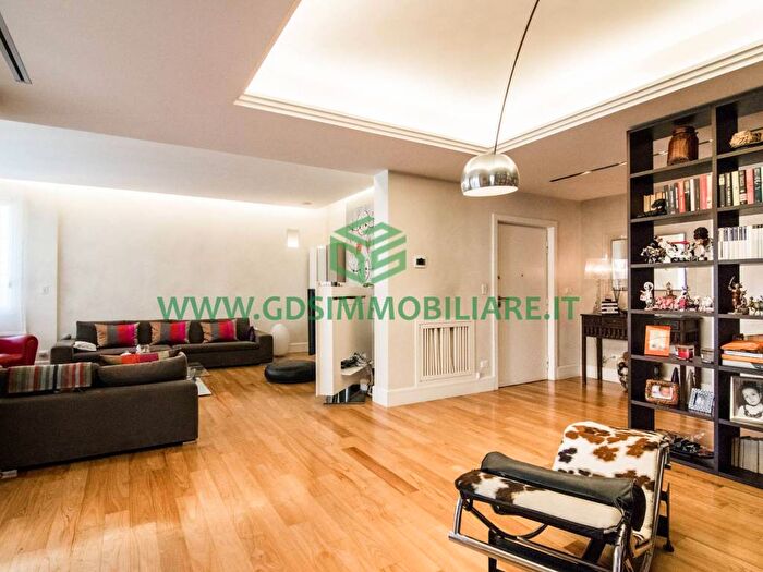 Appartamento con 6 locali in vendita in Via Attilio Friggeri, Balduina, Roma