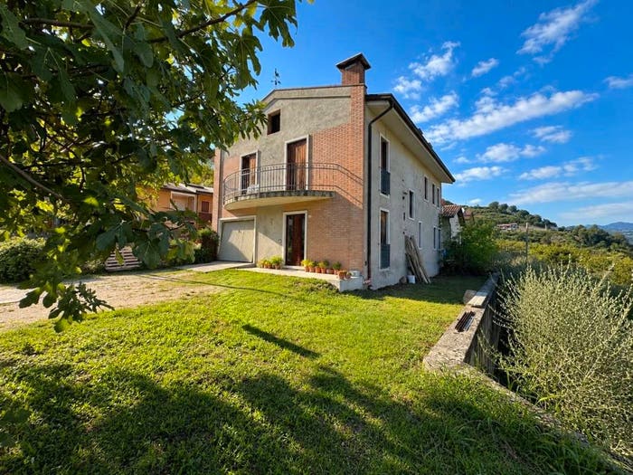 Casa trilocale in vendita in Via Mangano, Centro, San Giovanni Ilarione