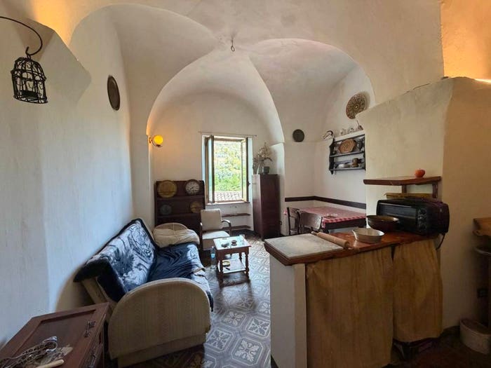 Appartamento trilocale in vendita in Via Sottopiazza, Ceriana
