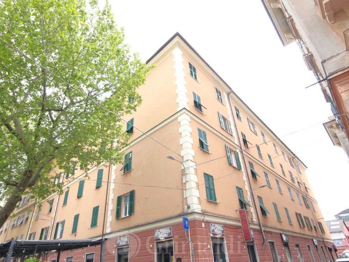 Appartamento trilocale in vendita in Via Capitano del Popolo, Sestri Ponente, Genova
