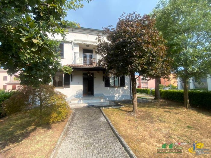Casa con 6 locali in vendita in Via Pietro Nenni, Centro, Noceto