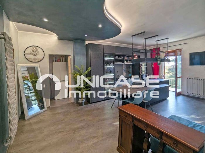 Appartamento trilocale in vendita in Via Vittorio Emanuele II, Centro, Bricherasio