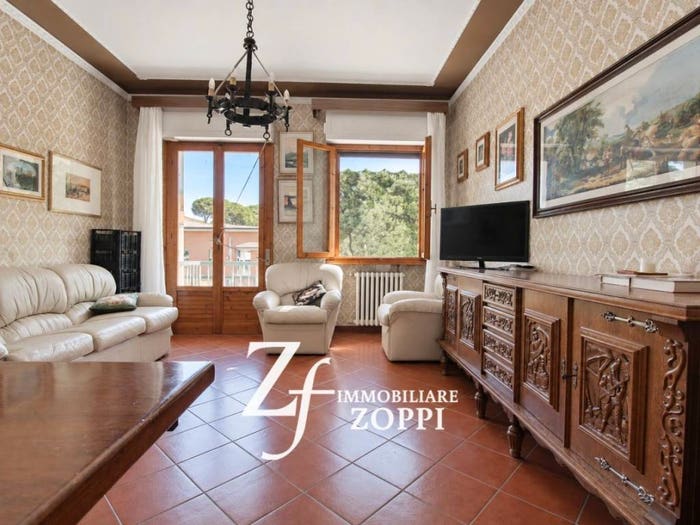 Appartamento con 5 locali in vendita in VIA PETRARCA, Centro, Barberino di Mugello