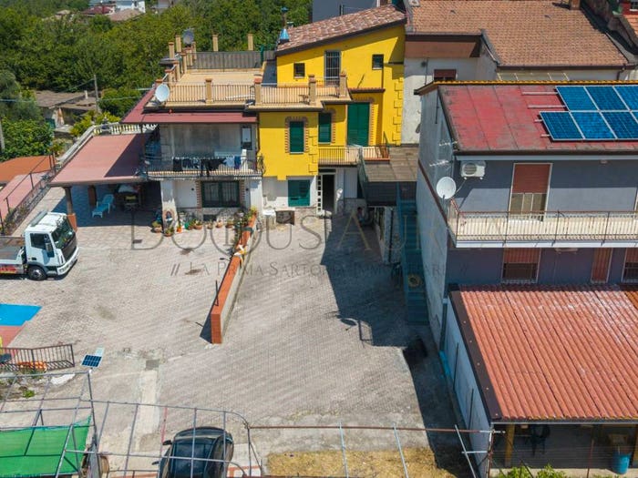 Appartamento trilocale in vendita in Via Ciro Menotti, Caprecano, Baronissi