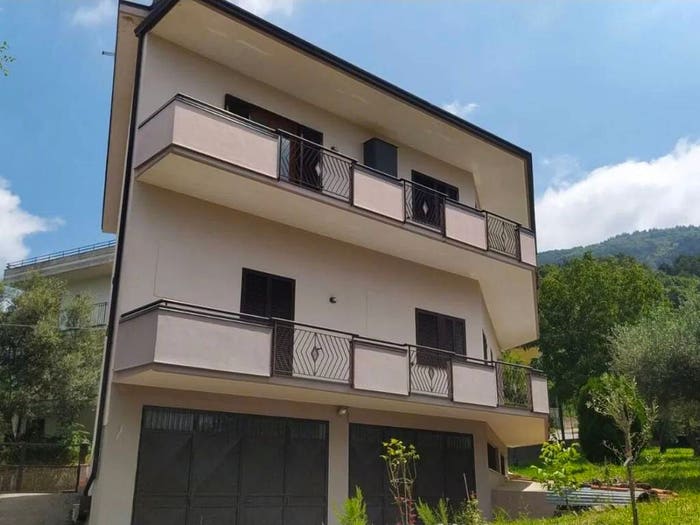 Casa con 6 locali in vendita in Via Casa Petretta, Santo Stefano del Sole