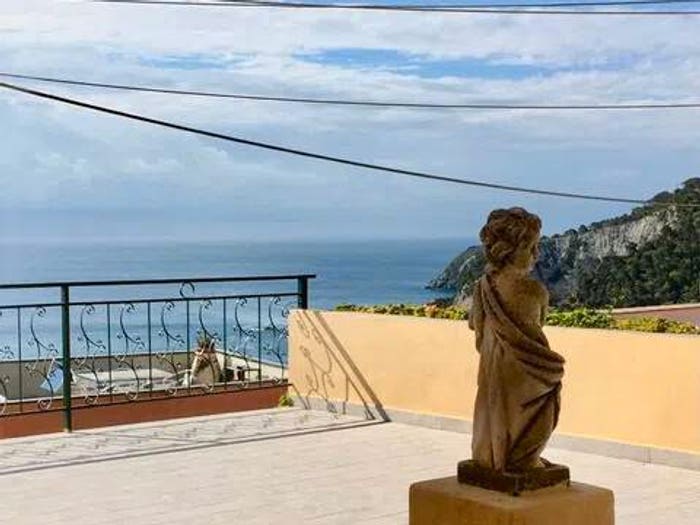 Appartamento quadrilocale in vendita in Via A De Mari, Bergeggi