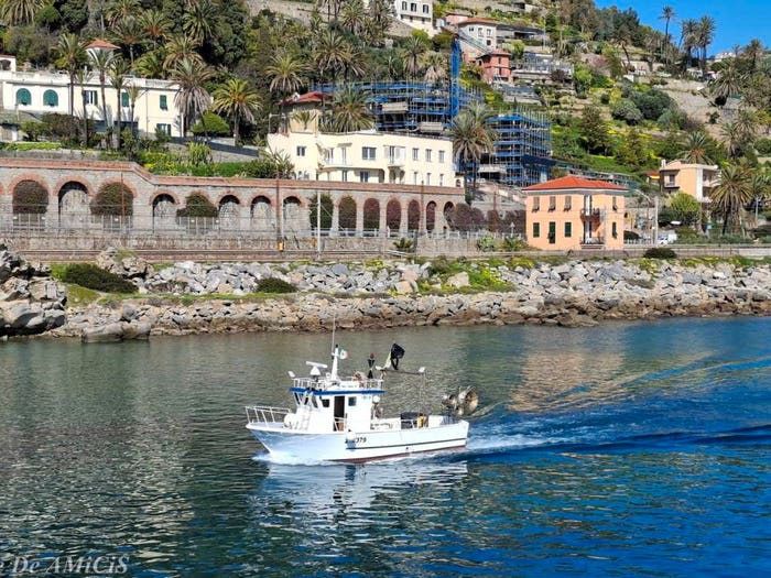 Appartamento trilocale in vendita in Via Charles Garnier, Centro Storico Sant'Ampelio, Bordighera