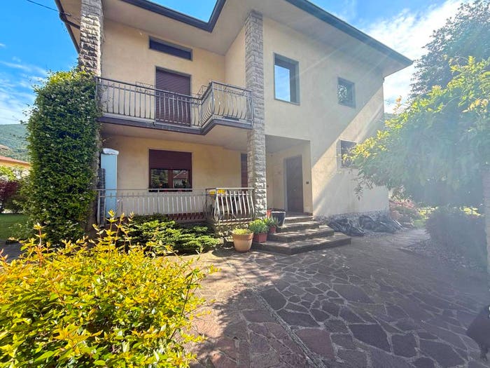 Appartamento trilocale in vendita in Via San Felice, Endine Gaiano