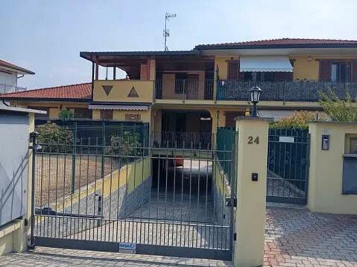 Appartamento trilocale in vendita in Via Risorgimento, Vertemate con Minoprio