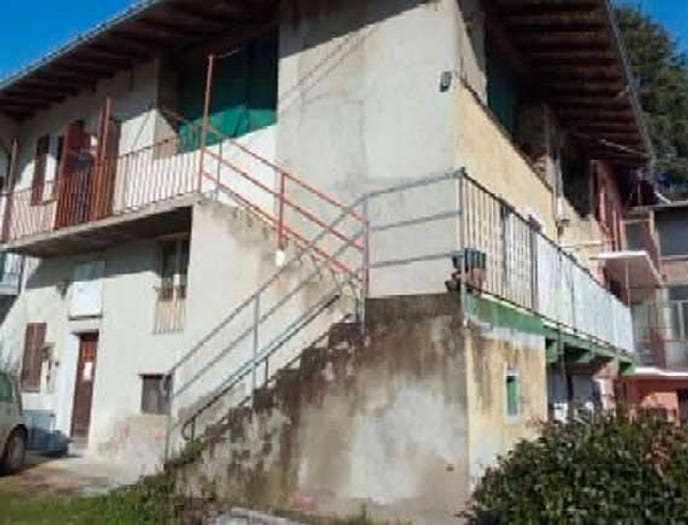 Appartamento con 5 locali in vendita in Via vittorio veneto, Travedona Monate, TravedonaMonate