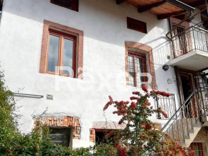 Casa con 6 locali in vendita in Frazione Lanvario, Lanvario, Valdilana