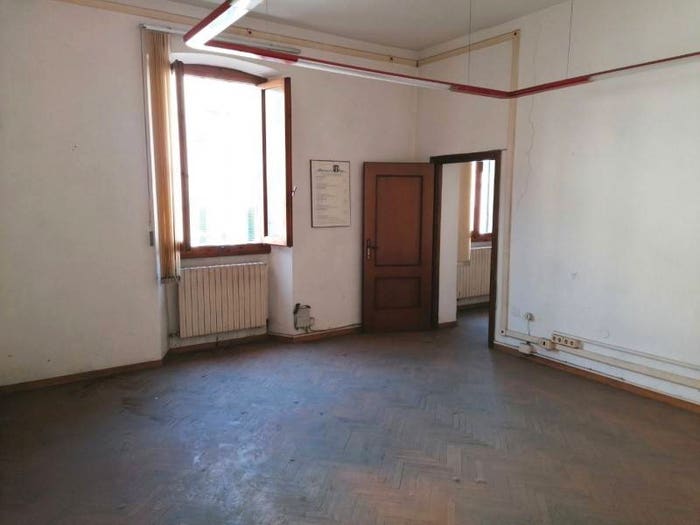 Appartamento con 6 locali in vendita in Città, Montevarchi