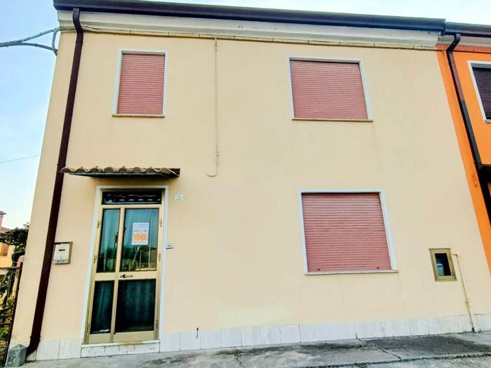 Casa quadrilocale in vendita in Via Vittorio Veneto, Bottrighe, Adria