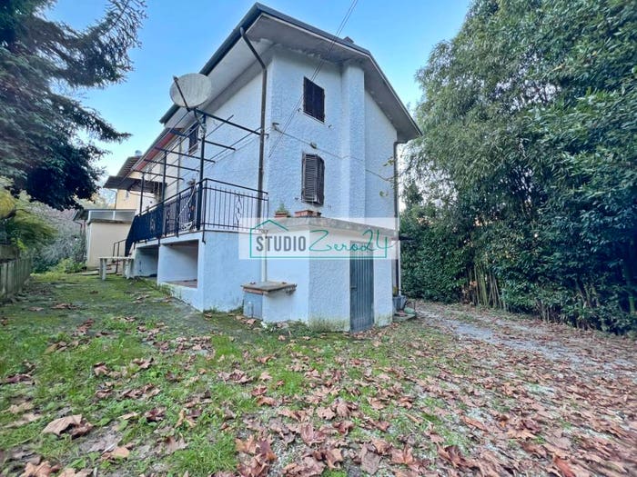 Casa con 6 locali in vendita in via xxv aprile, Camaiore Paese, Camaiore