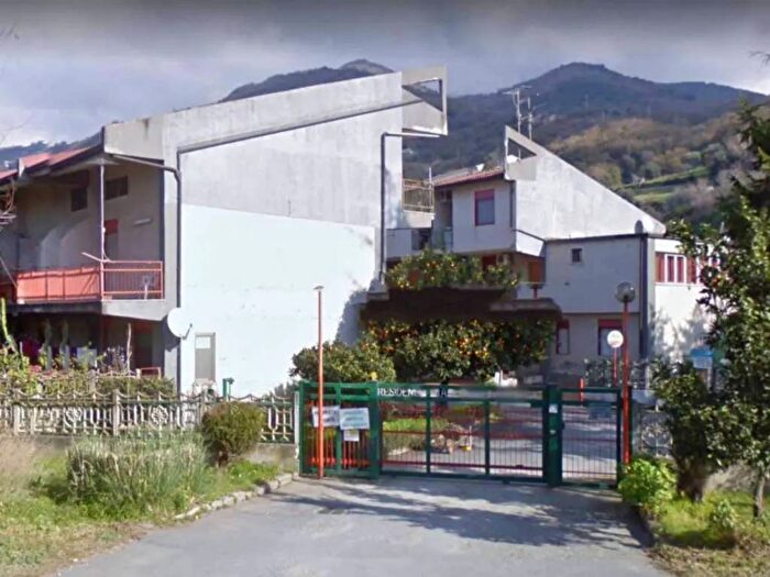 Appartamento con 5 locali in vendita in strada Provinciale, Torremezzo Di Falconara, Falconara Albanese
