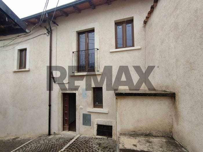 Casa trilocale in vendita in Centro, Barisciano