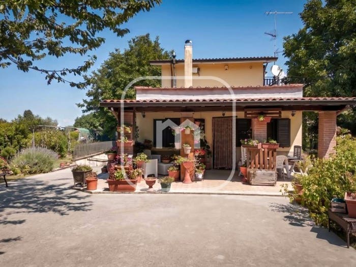 Casa con 6 locali in vendita in Via Colle Carbone, Palestrina