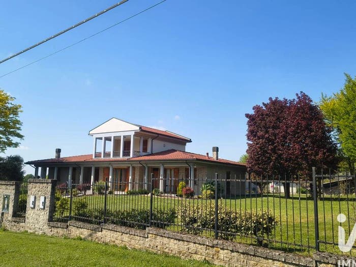 Casa con 6 locali in vendita in Via Vallescuropasso, Centro, Broni