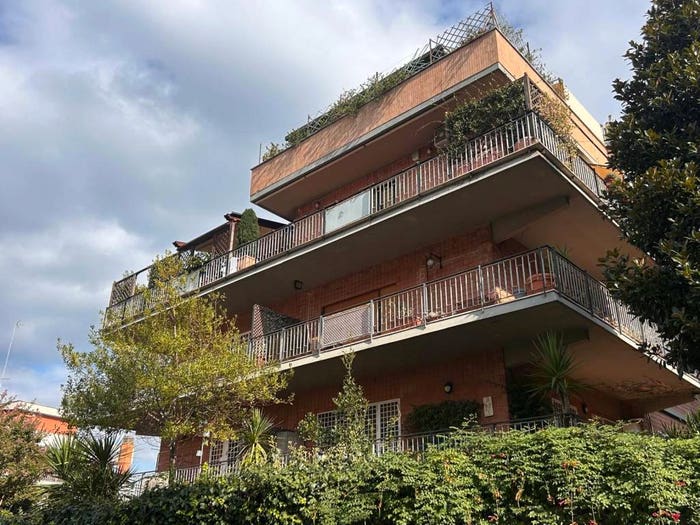 Appartamento con 5 locali in vendita in Via Stresa, Camilluccia Farnesina, Roma