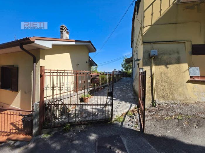 Casa trilocale in vendita in Via Pistignano, Rieti