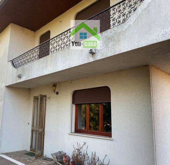 Casa con 6 locali in vendita in Corso Vittorio Emanuele Ii, Centro, Adria
