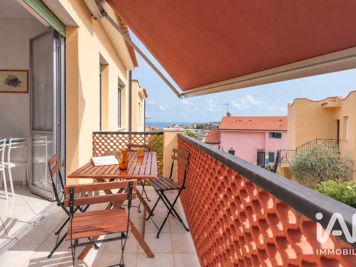 Appartamento trilocale in vendita in Via Enrico Pietrafraccia, Centro, Ceriale
