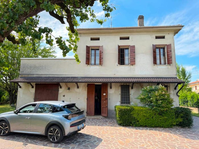 Casa con 6 locali in vendita in Viale Papa Giovanni XXIII, Palidano, Gonzaga